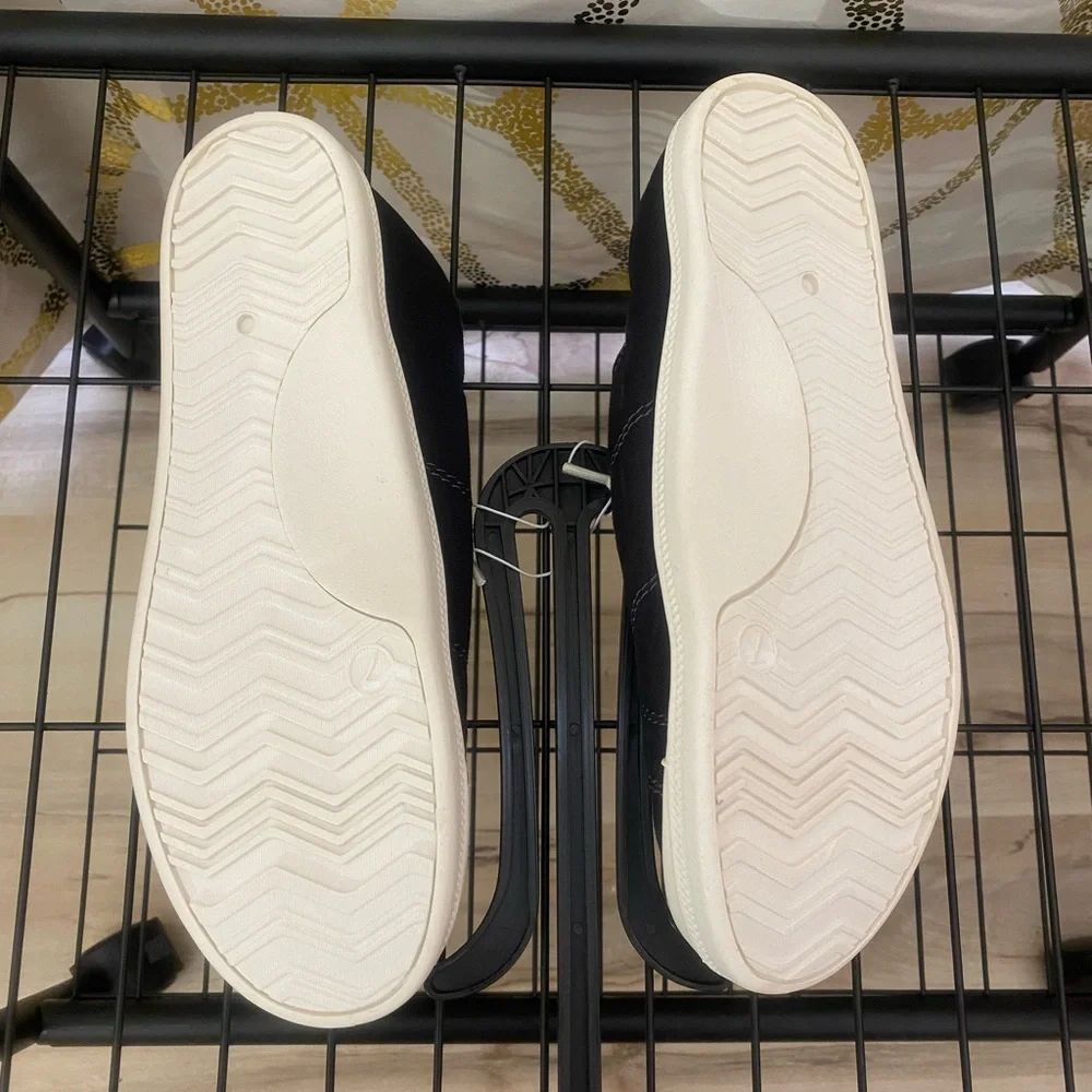 Mad Love Women's Lennie Sneakers - Picture 4 of 4